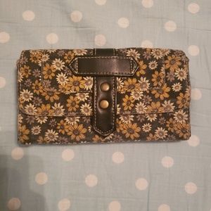 Full tilt floral wallet